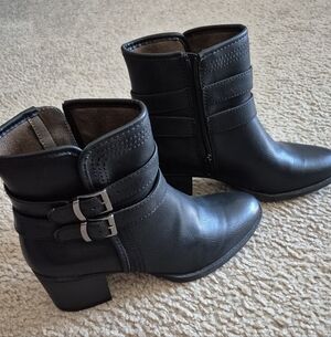 SIZE 9M WOMENS Black Ankle Boots with Buckle Detail BRAND NEW W/TAG